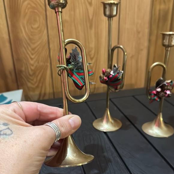 Elegant Brass Candle Holders with Red partylite Candles - Picture 3 of 6